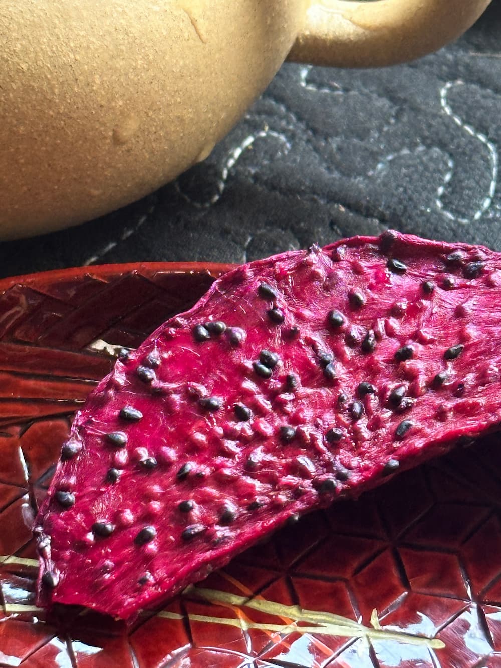 What Snacks Pair Best with Wenshan Baozhong Tea?