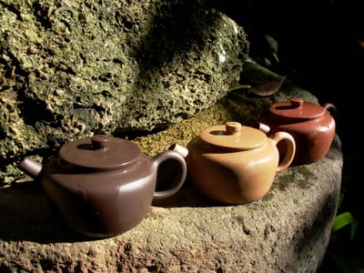 等腰三角形法則：辨識茶壺年代的科學方法