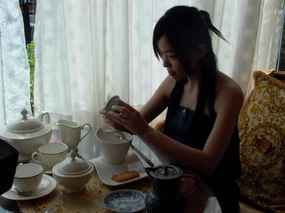 從 cha 到 tea：紅茶如何征服歐洲宮廷與社交圈