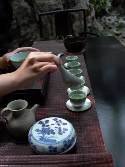 侍茶師跟自己競賽