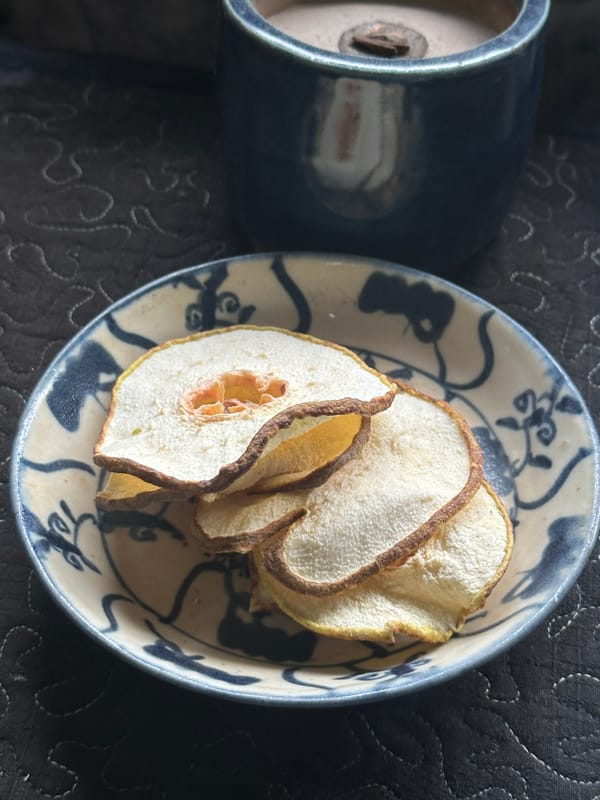 果乾配茶會苦？破解茶點搭配的4個地雷與黃金法則